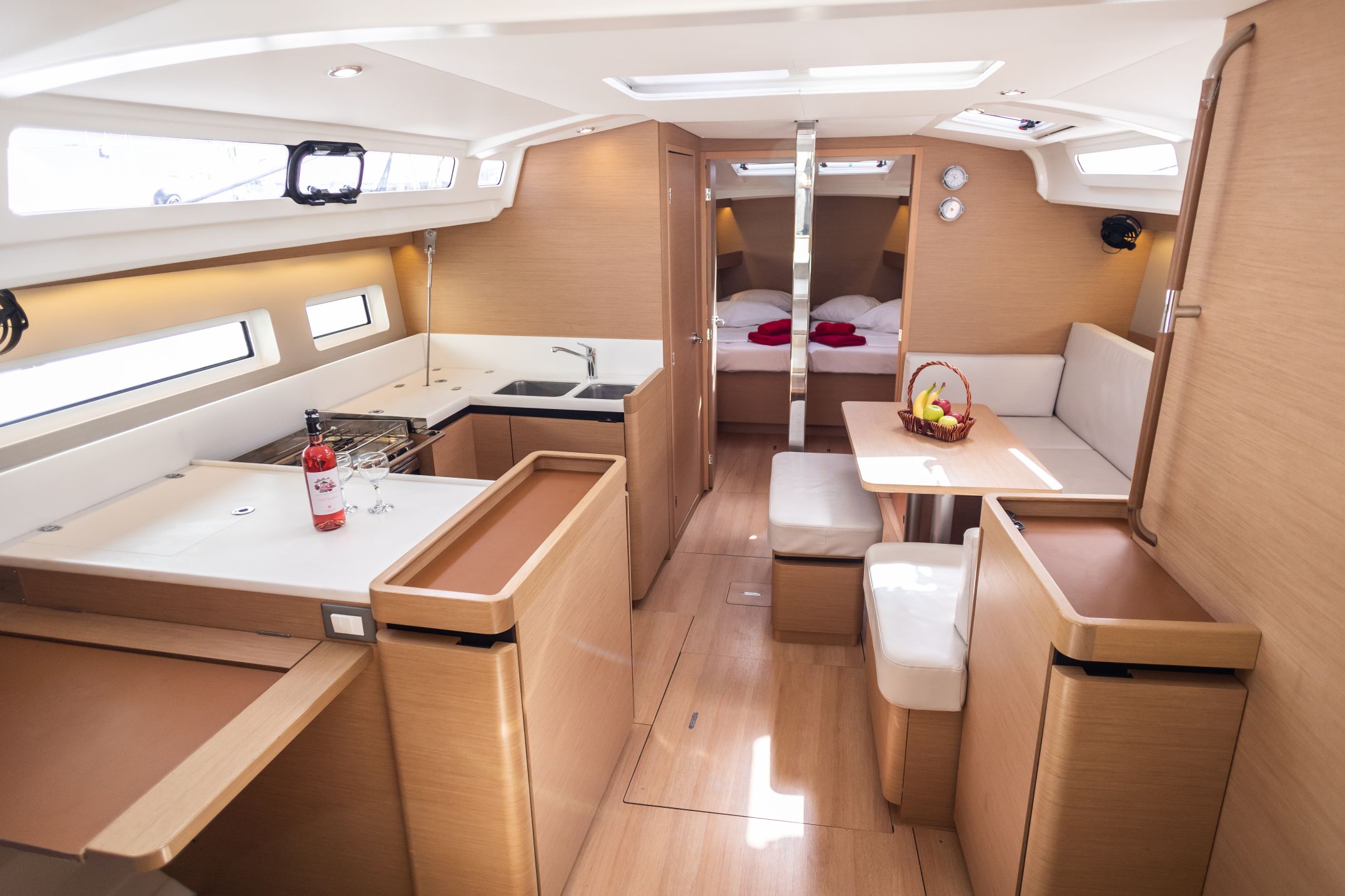 Sun Odyssey 440 - 4 cab. — photo 4