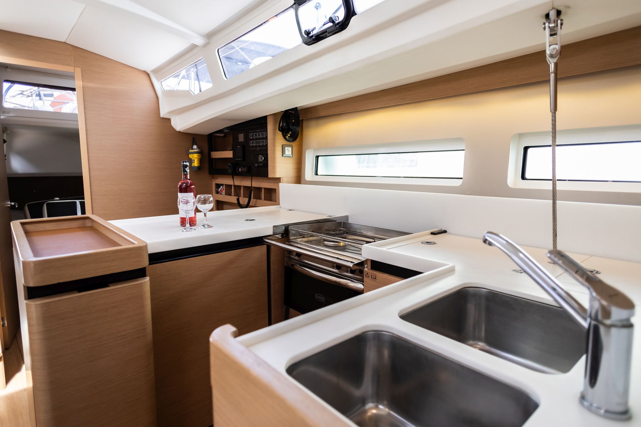 Sun Odyssey 440 - 4 cab. — photo 7