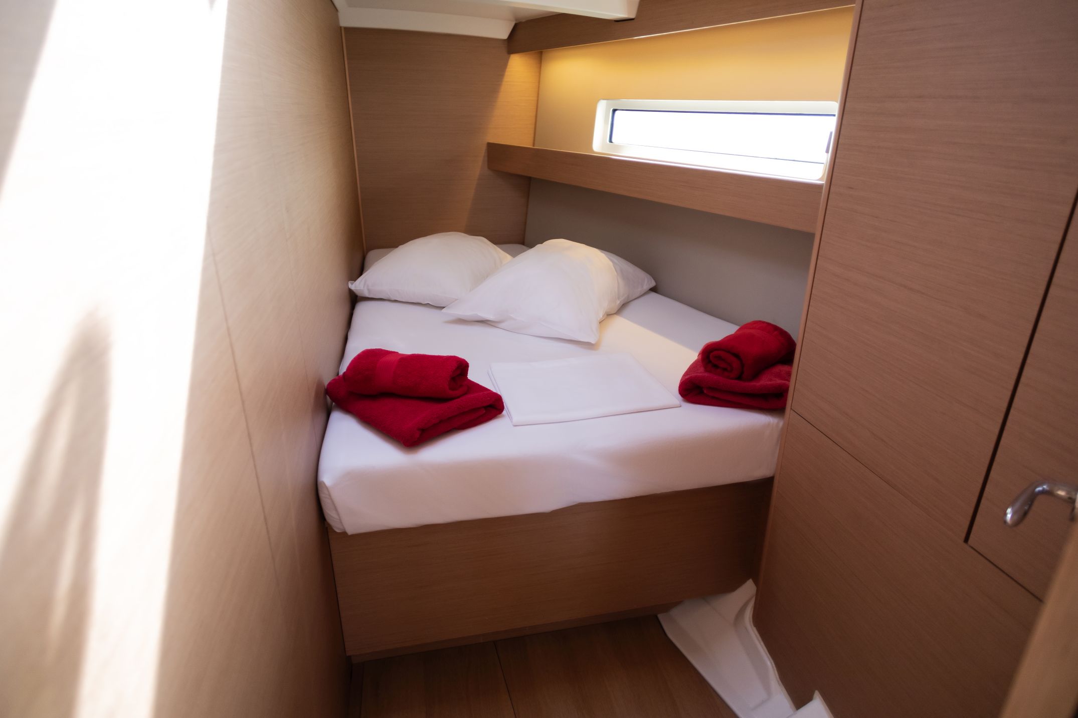 Sun Odyssey 440 - 4 cab. — photo 9