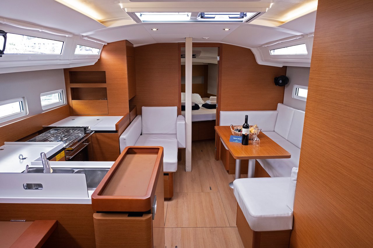 Sun Odyssey 410 - 3 cab. — photo 3