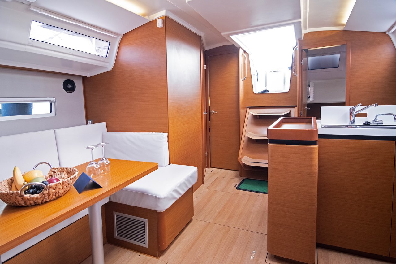 Sun Odyssey 410 - 3 cab. — photo 4