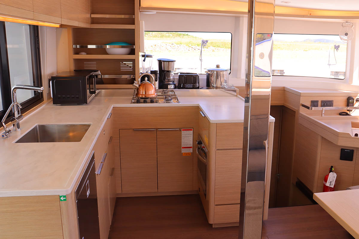 Lagoon 46 - 4 + 2 cab. — photo 9