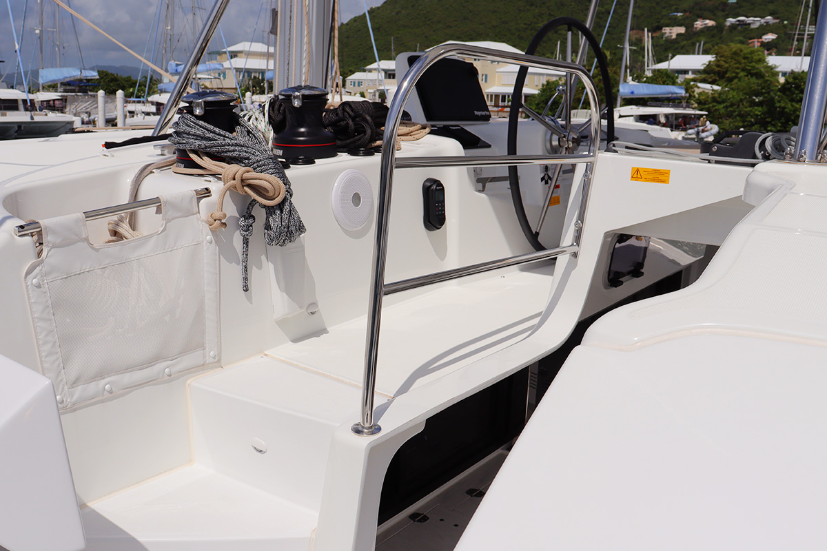 Lagoon 46 - 4 + 2 cab. — photo 8