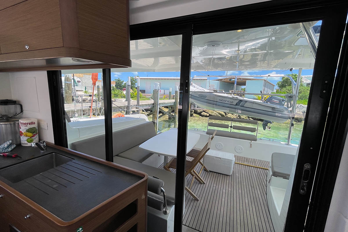 Lagoon 42 - 4 + 2 cab. — photo 8