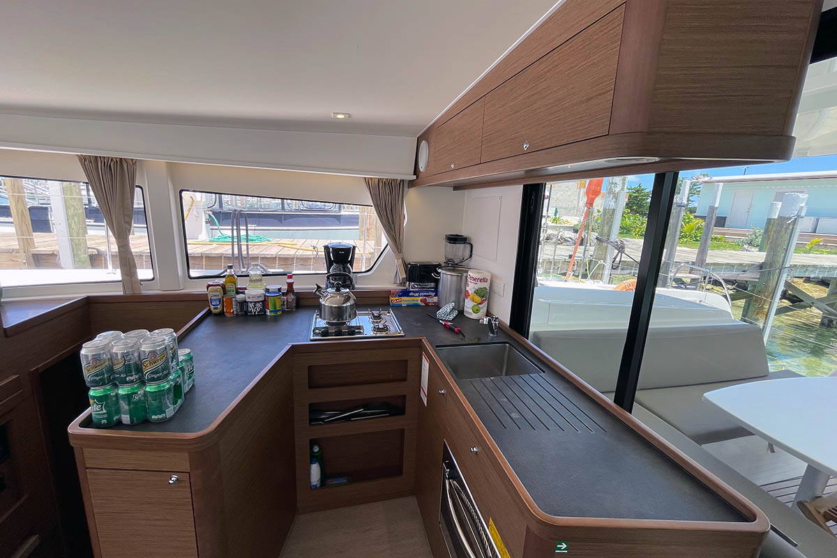 Lagoon 42 - 4 + 2 cab. — photo 9