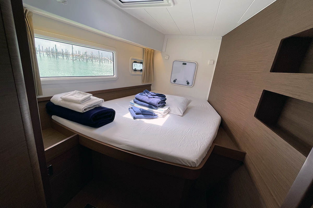 Lagoon 42 - 4 + 2 cab. — photo 11