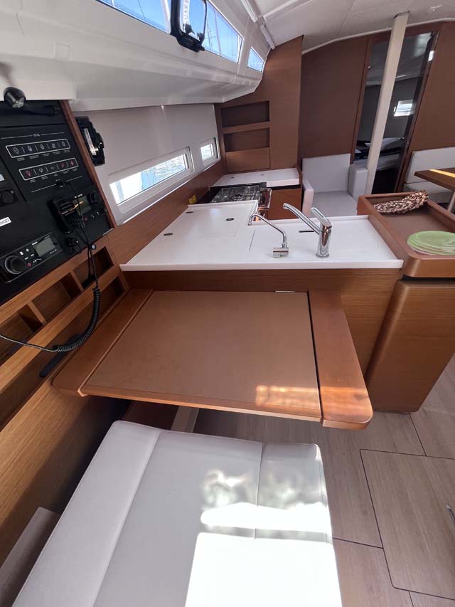 Sun Odyssey 410 - 3 cab. — photo 14
