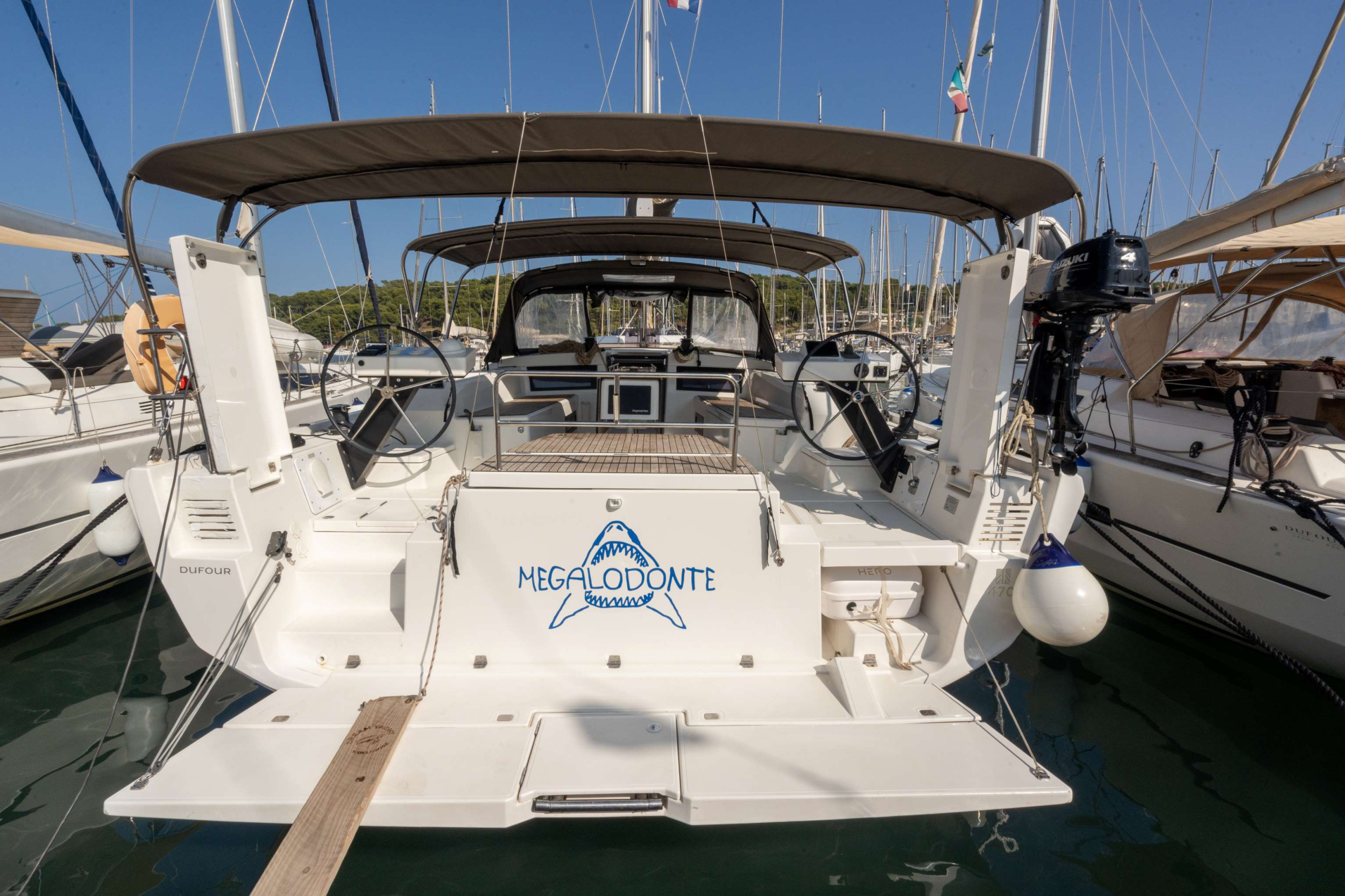 Dufour 470 - 4 + 1 cab. — photo 1