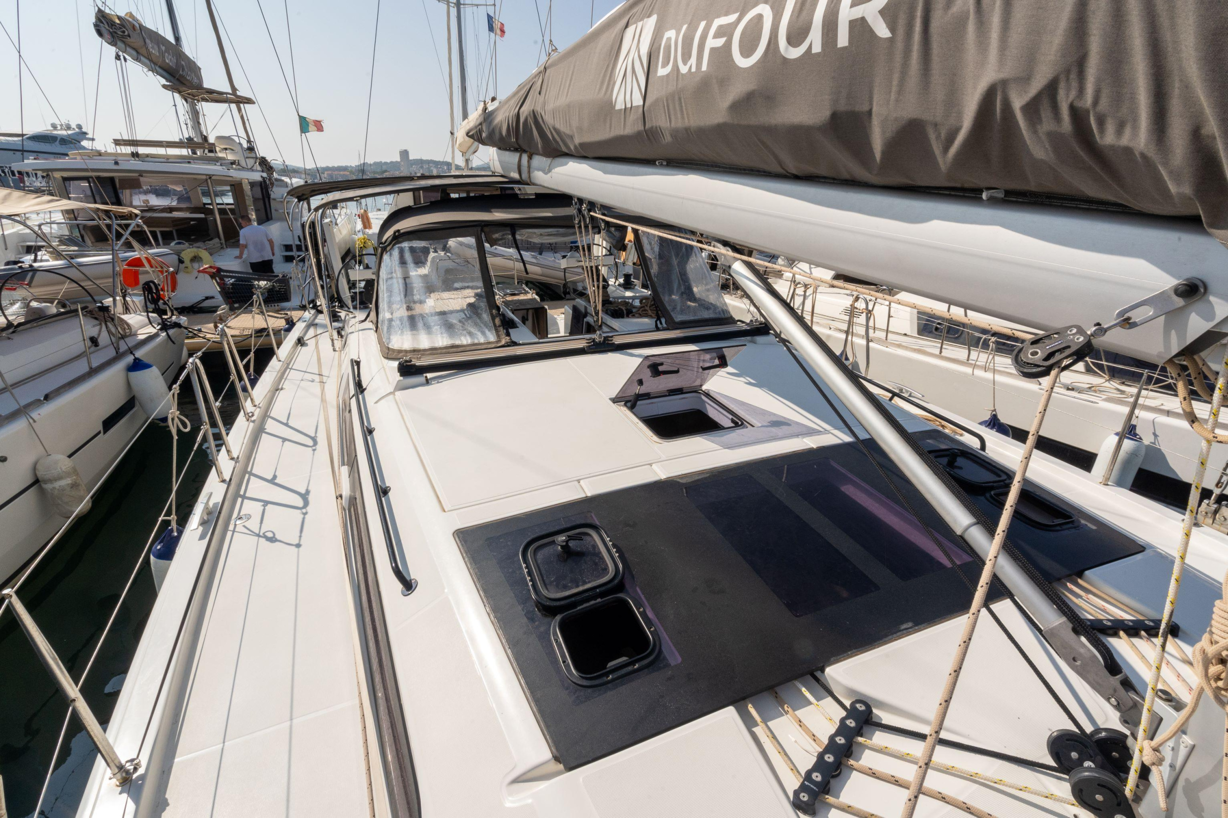 Dufour 470 - 4 + 1 cab. — photo 4