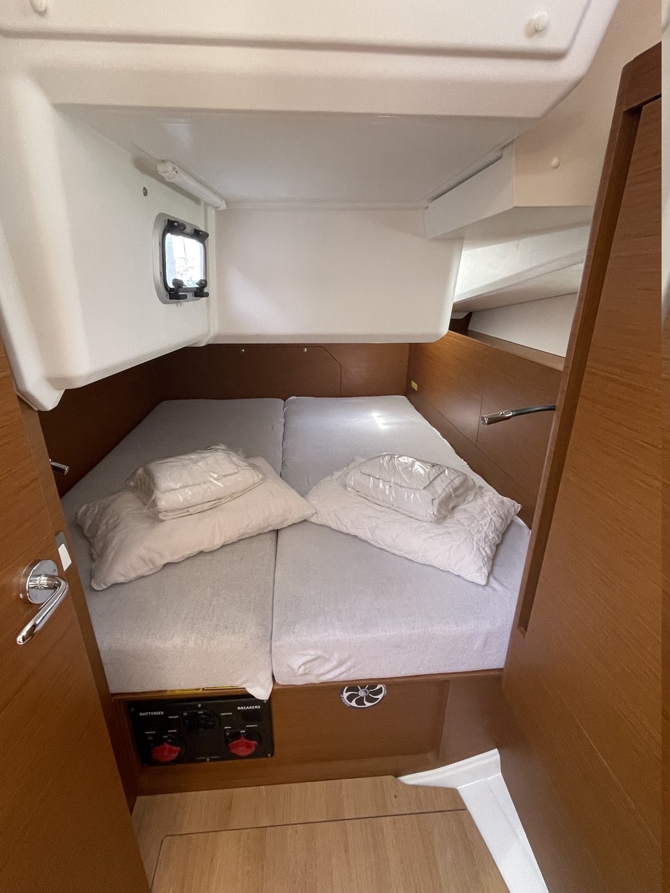 Sun Odyssey 440 - 4 cab. — photo 8