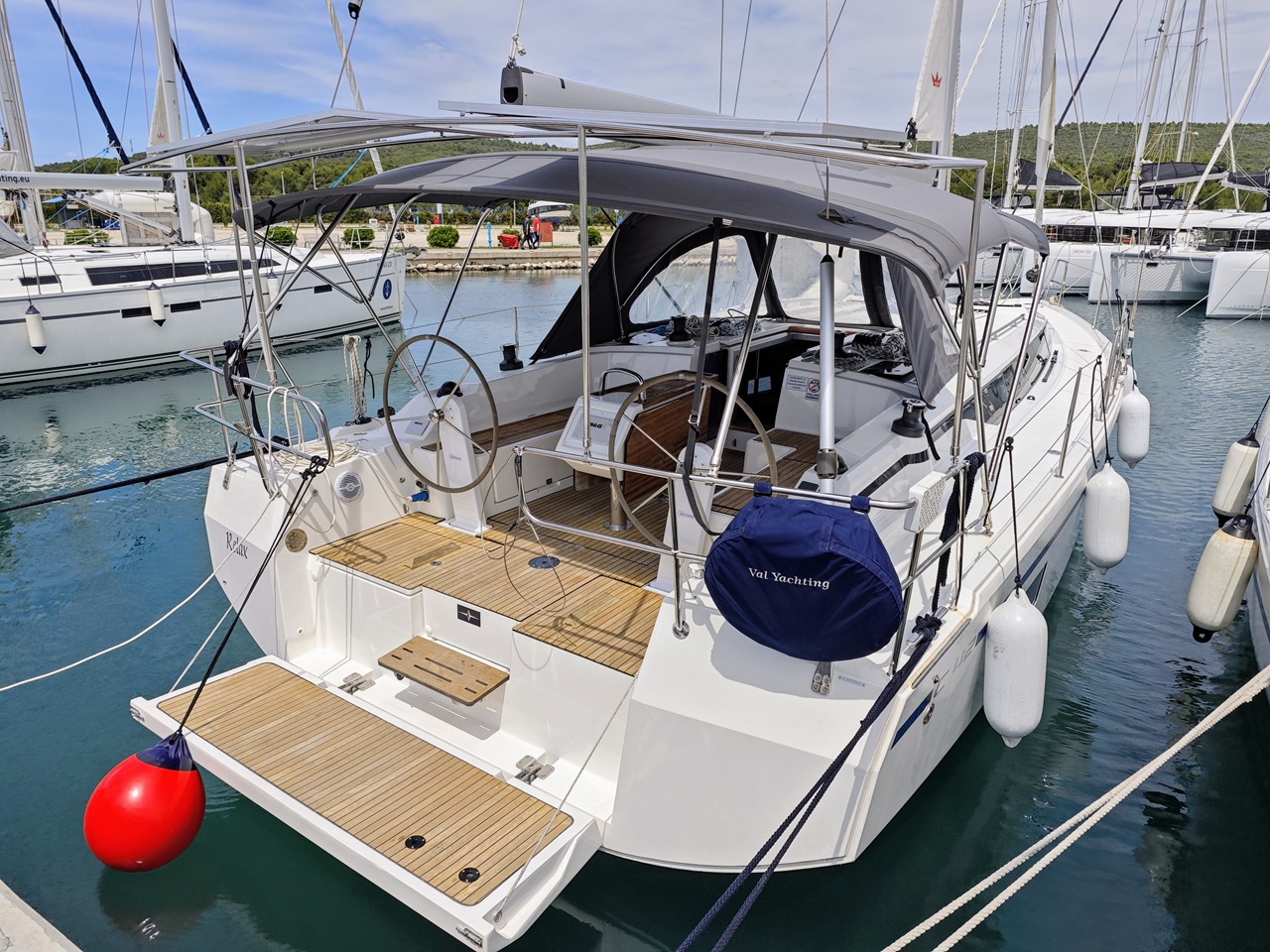 Bavaria C42 — photo 8