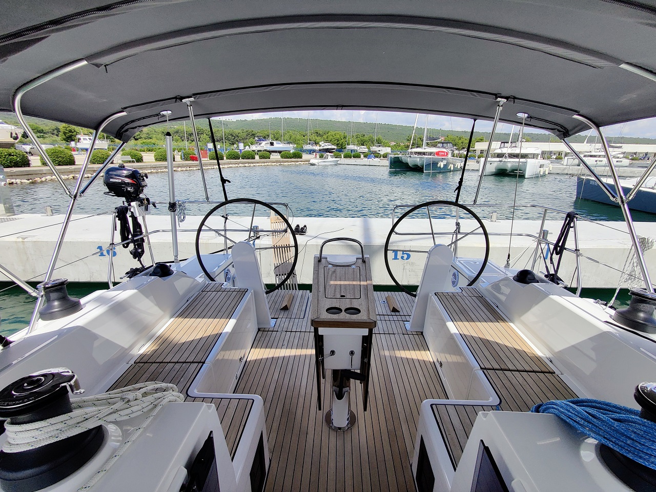 Bavaria C42 — photo 10