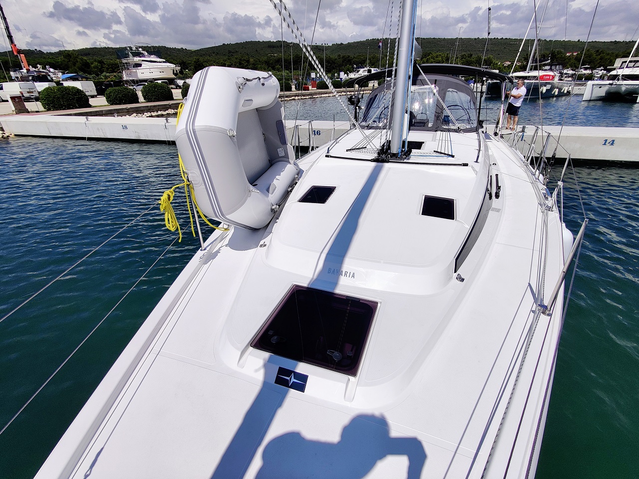 Bavaria C42 — photo 12