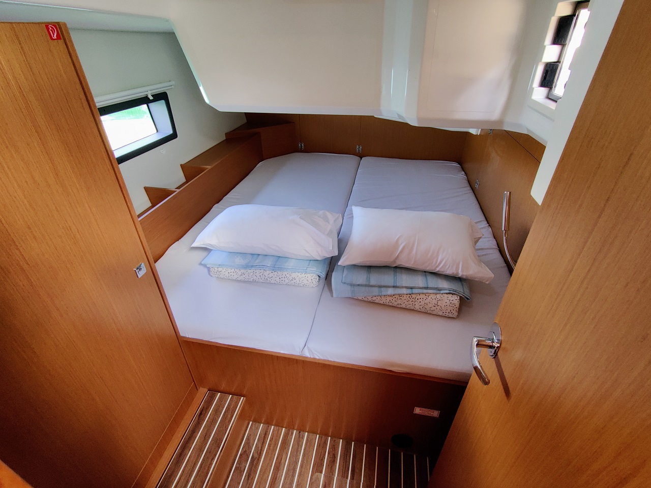 Bavaria C42 — photo 3