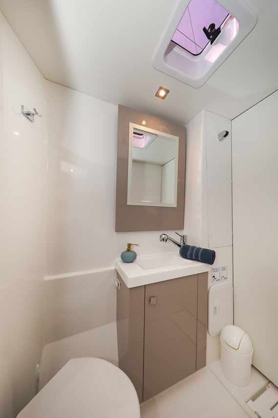 Fountaine Pajot Astrea 42 - 4 + 1 cab. — photo 24