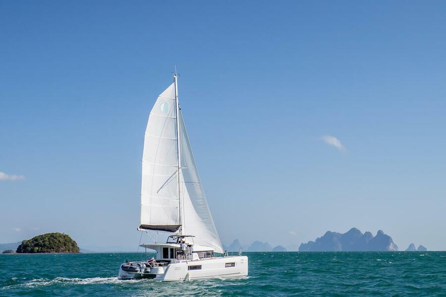 Lagoon 40 - 4 + 2 cab — photo 3