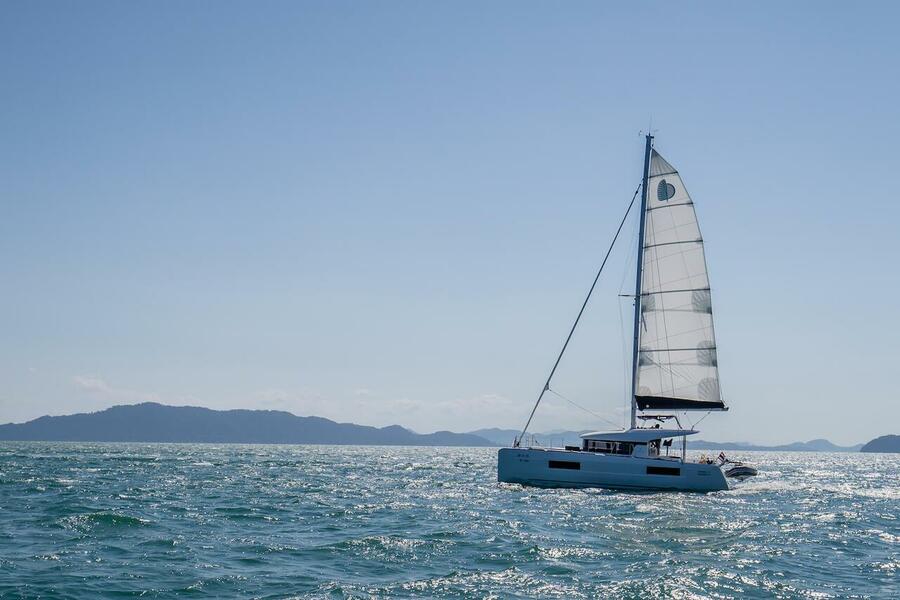 Lagoon 40 - 4 + 2 cab — photo 6