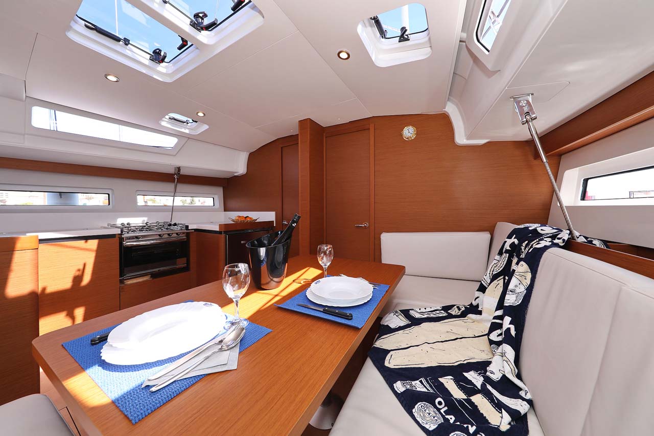 Sun Odyssey 490 - 5 cab. — photo 25
