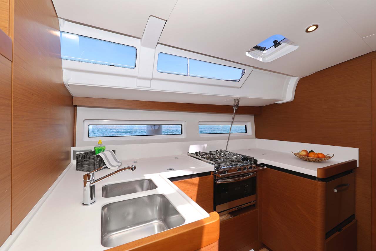 Sun Odyssey 490 - 5 cab. — photo 2