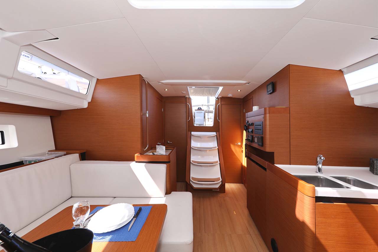 Sun Odyssey 490 - 5 cab. — photo 4