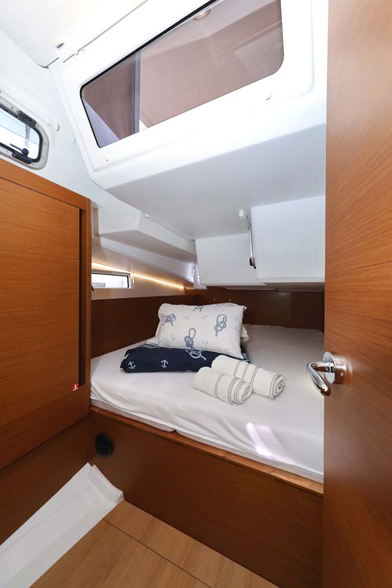 Sun Odyssey 490 - 5 cab. — photo 10