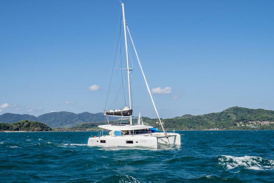 Photo #1 - Lagoon 42 - 4 + 1 cab. (Cloud Dancer) en Ao Po Grand Marina - 37009