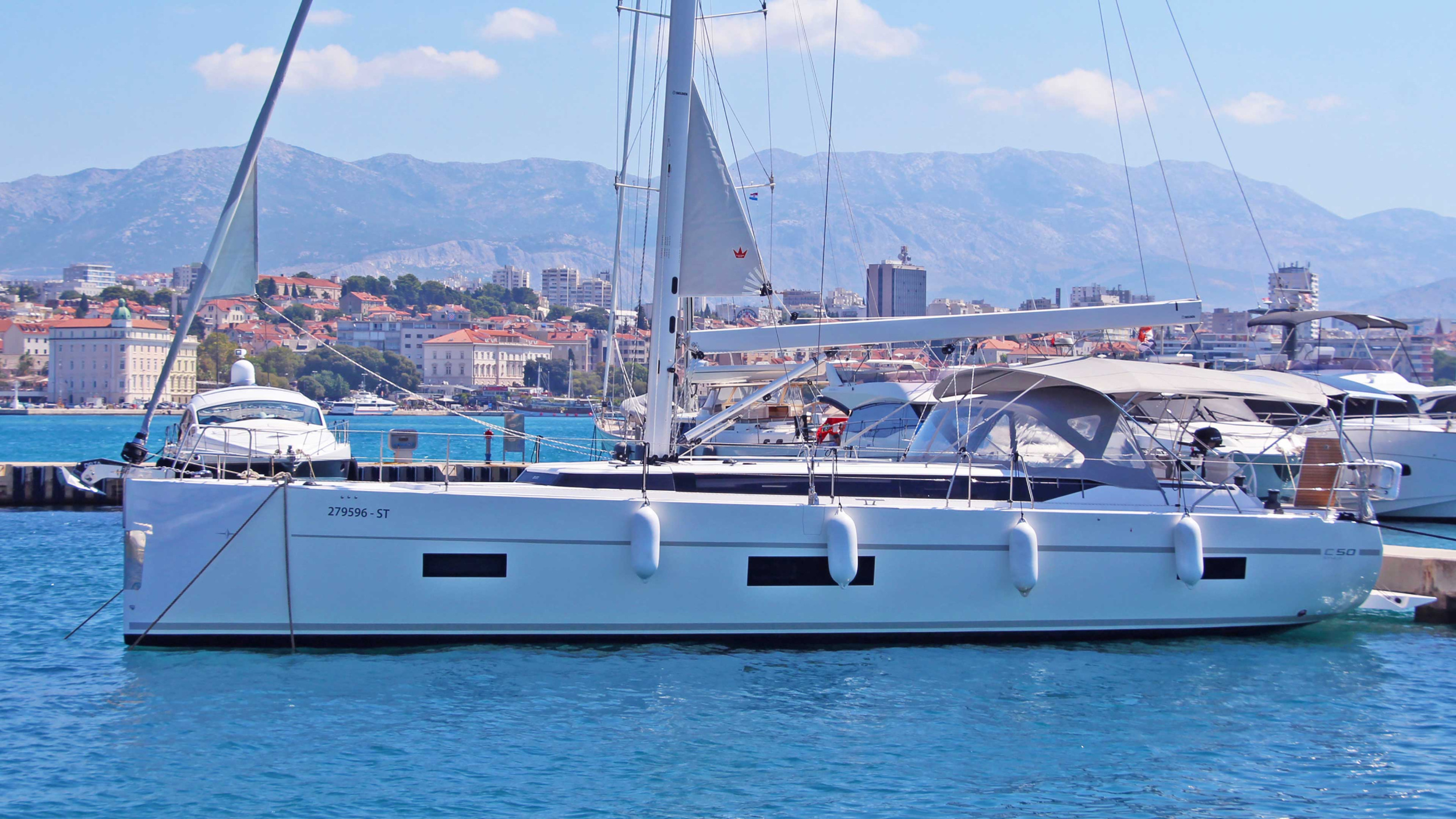 Bavaria C50 Style - 3 + 1 cab. — photo 11