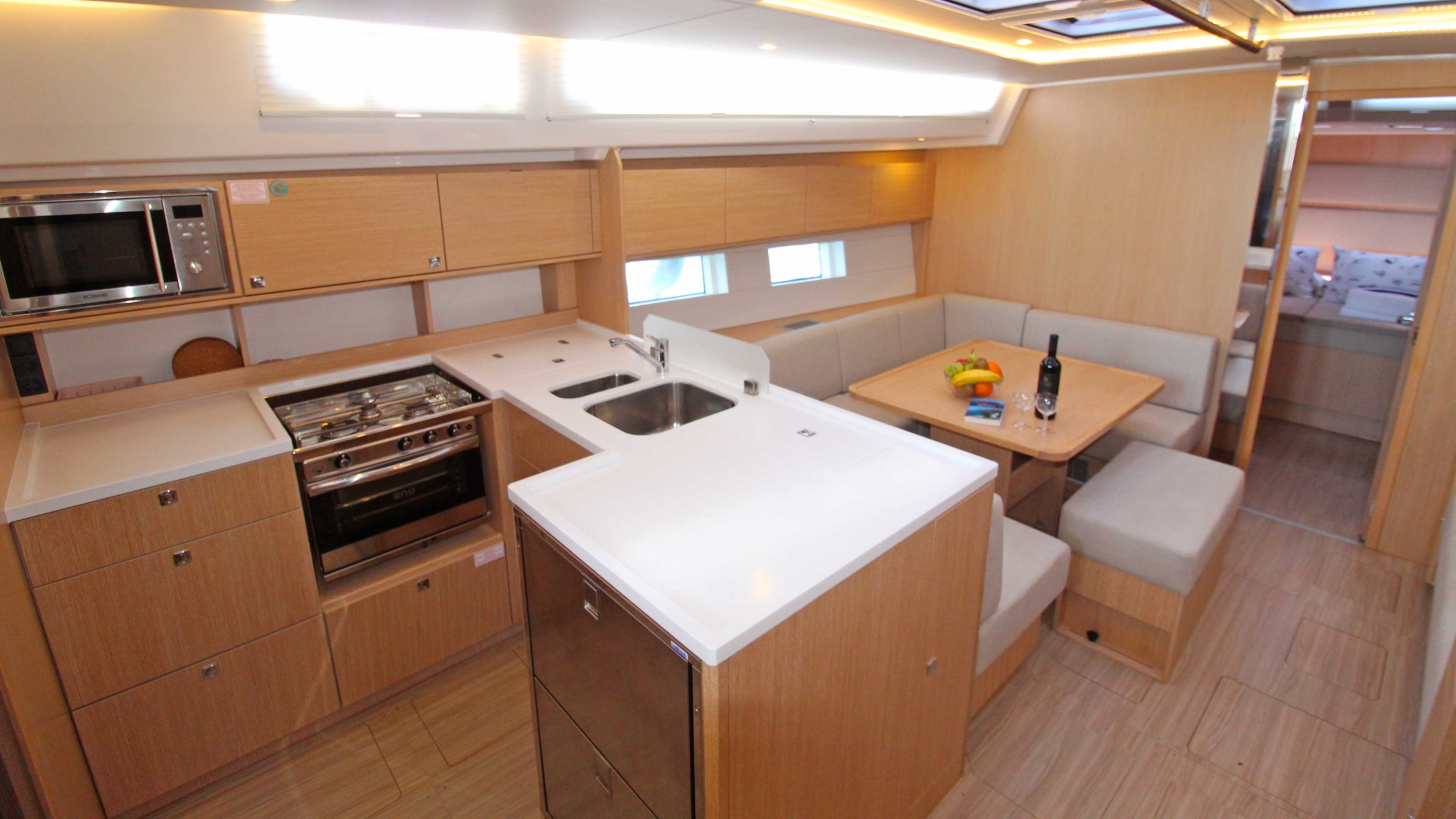 Bavaria C50 Style - 3 + 1 cab. — photo 13