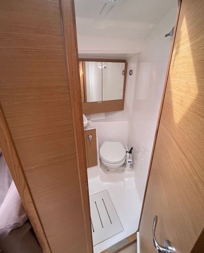 Dufour 430 GL — photo 12