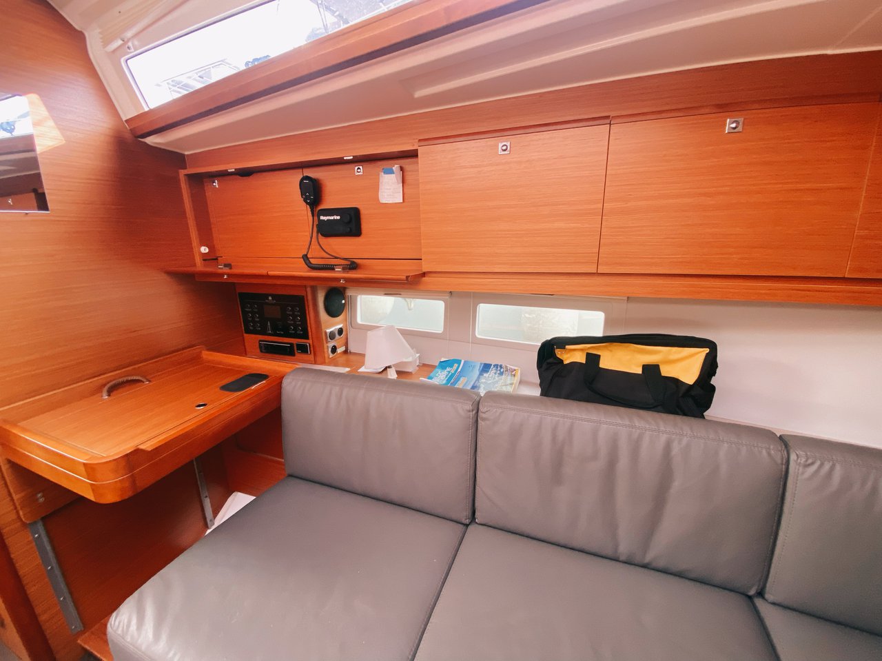 Dufour 390 GL — photo 6