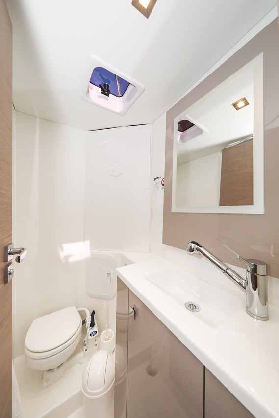 Fountaine Pajot Isla 40 - 4 + 1 cab. — photo 24