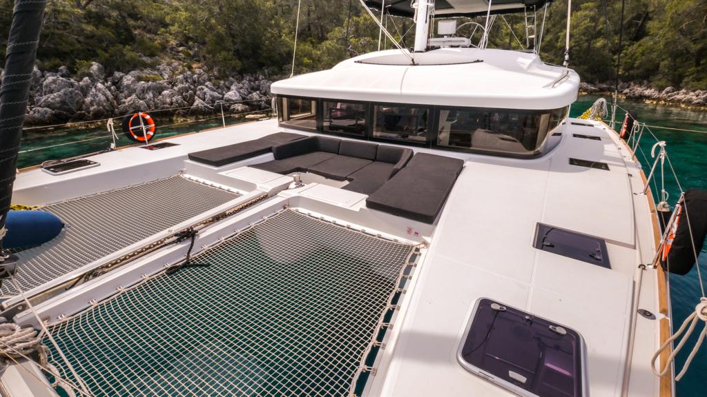 Lagoon 52 F - 4 + 1 cab. — photo 4