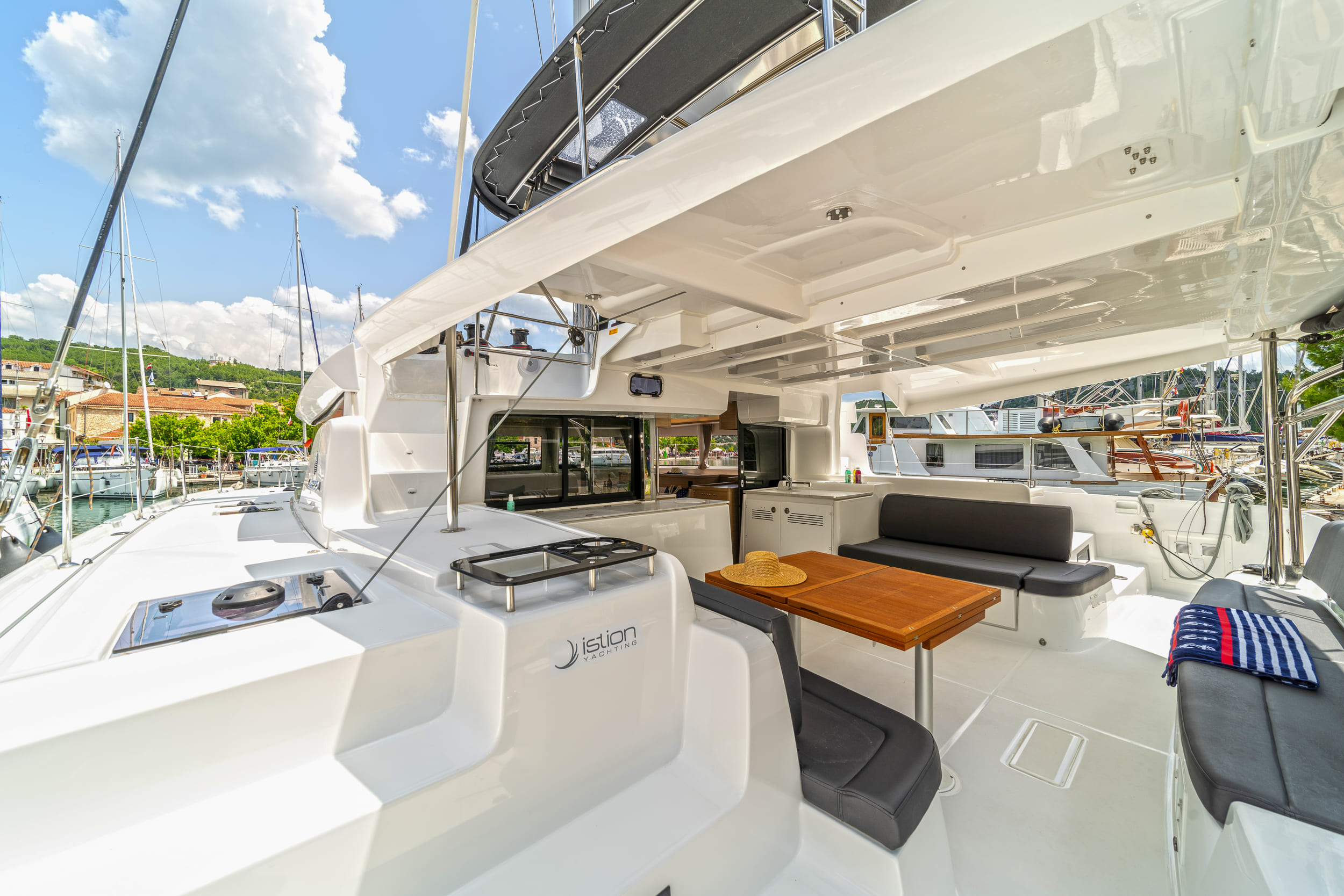 Lagoon 46 - 4 + 2 cab. — photo 17