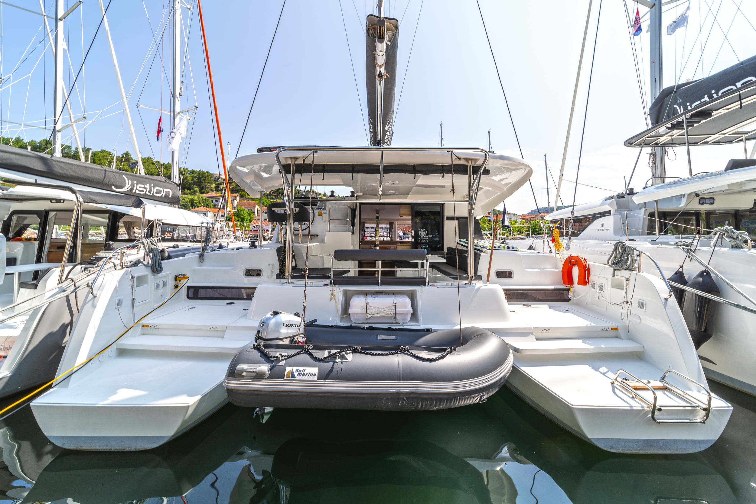 Lagoon 42 - 4 + 2 cab. — photo 8