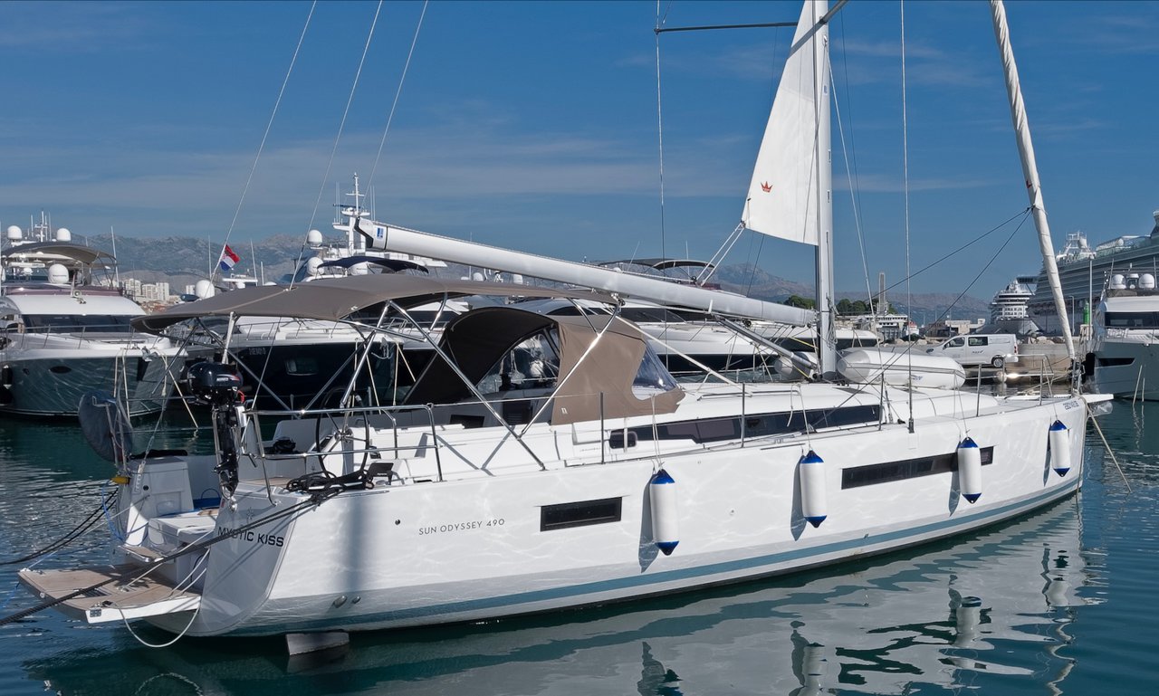 Sun Odyssey 490 - 4 + 1 cab. — photo 1
