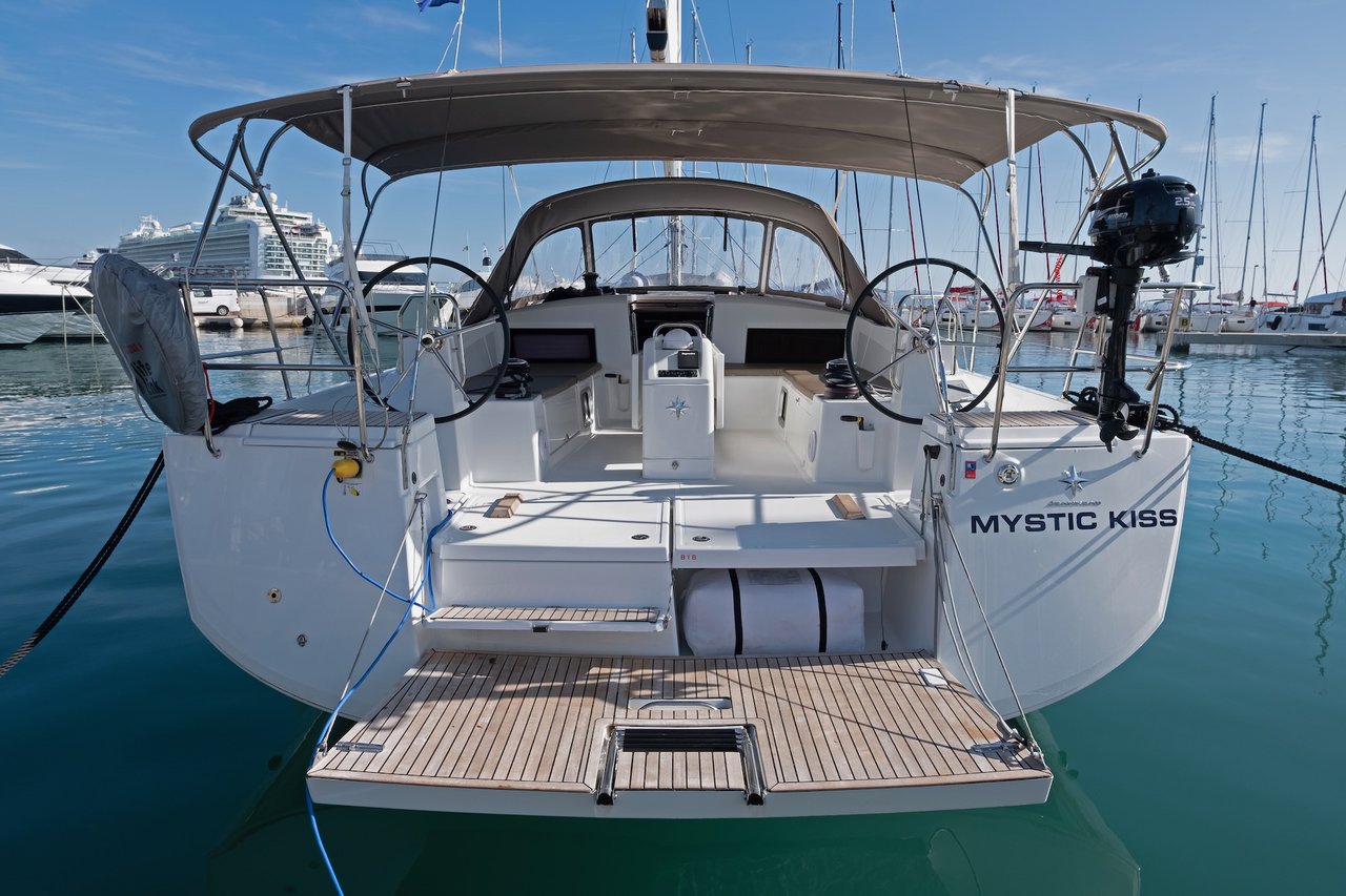Sun Odyssey 490 - 4 + 1 cab. — photo 3