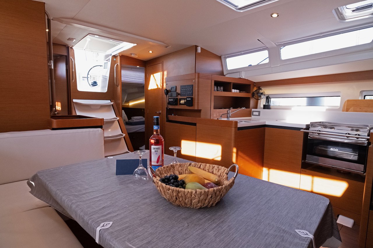 Sun Odyssey 490 - 4 + 1 cab. — photo 6