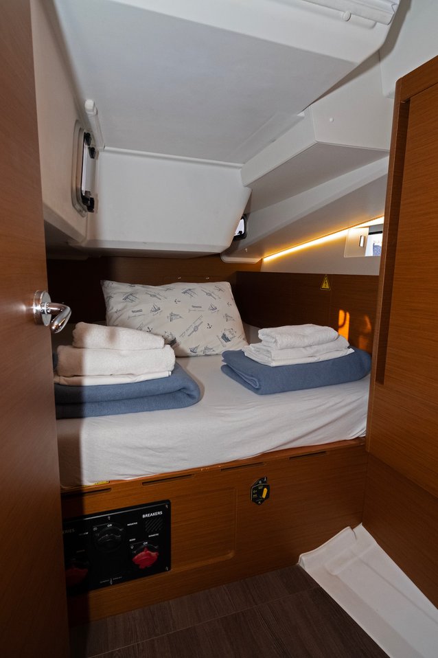 Sun Odyssey 490 - 4 + 1 cab. — photo 10