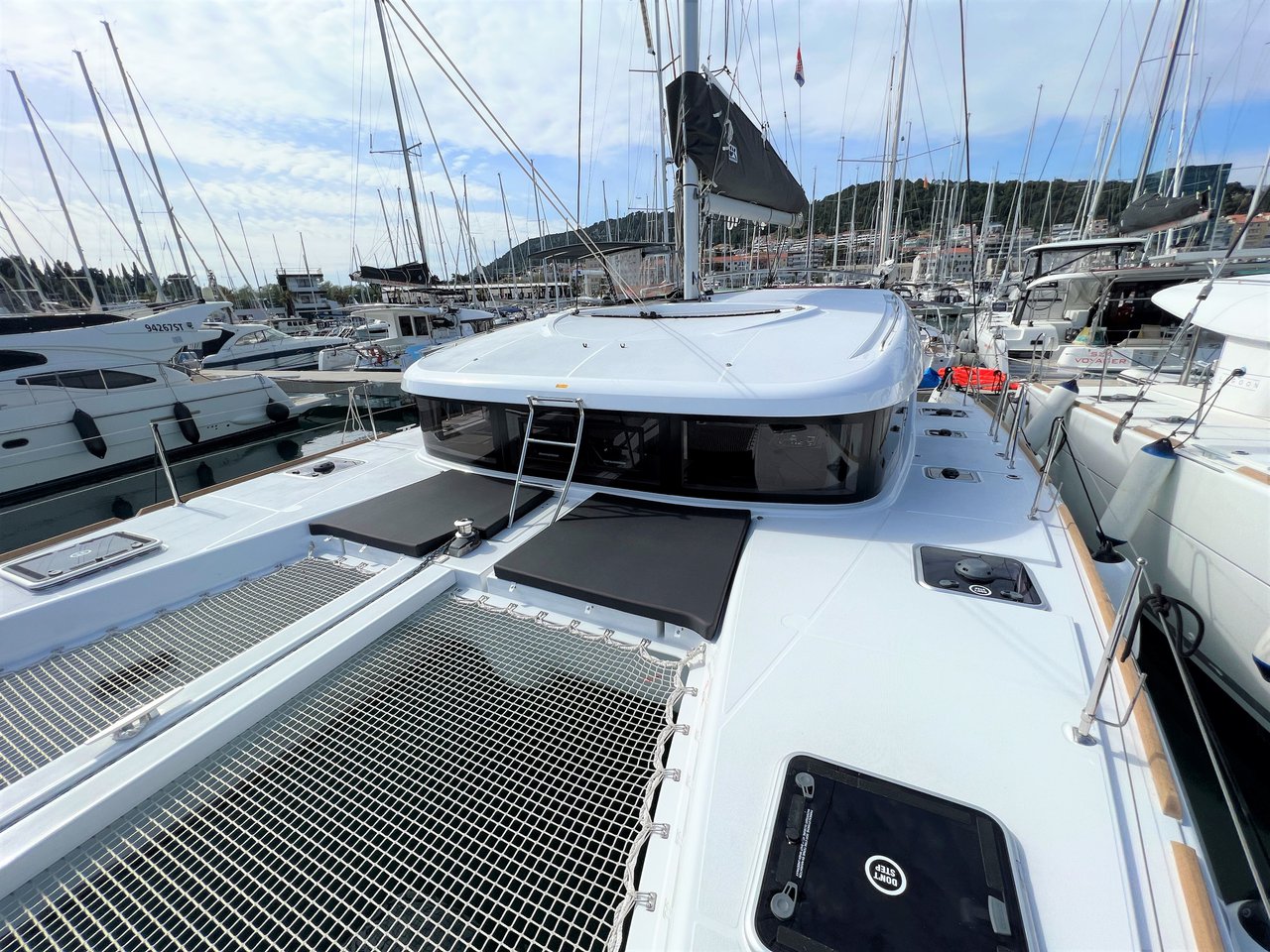 Lagoon 40 - 4 + 2 cab — photo 17