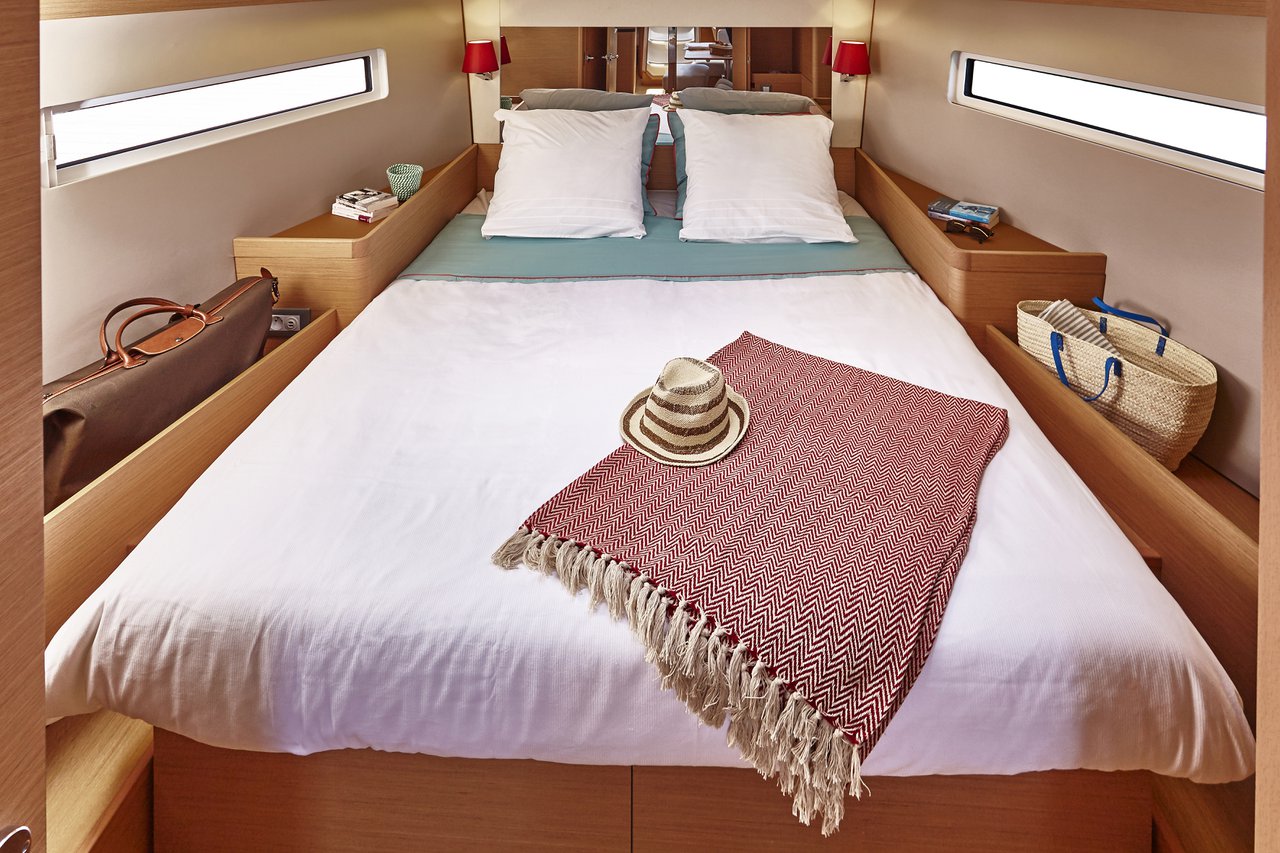 Sun Odyssey 440 - 4 cab. — photo 8