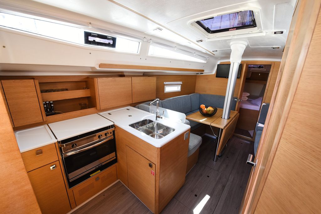 Elan E4 — photo 13