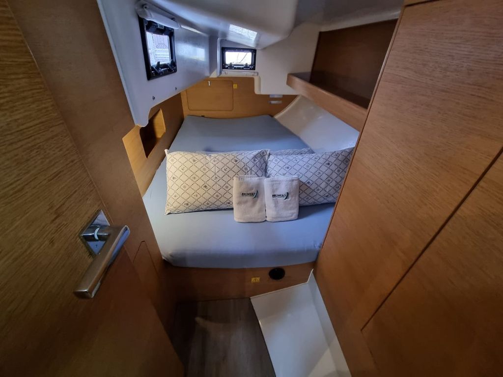 Elan E4 — photo 20