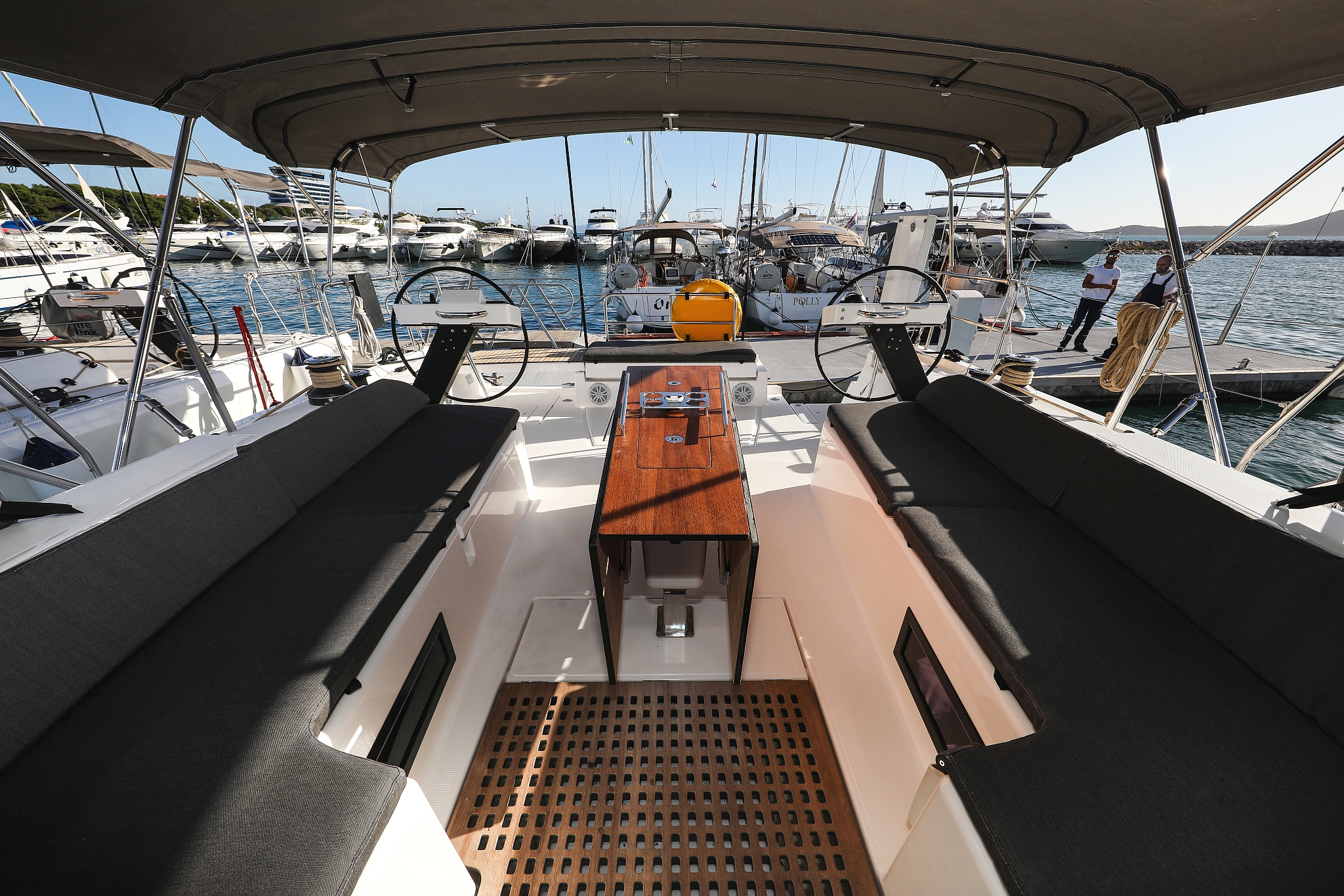 Dufour 530 - 6 cab. — photo 8