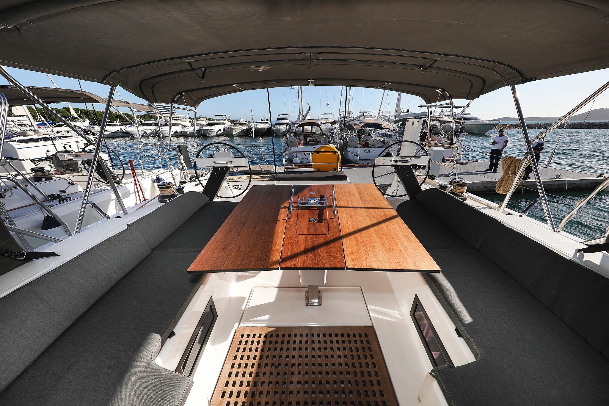 Dufour 530 - 6 cab. — photo 9
