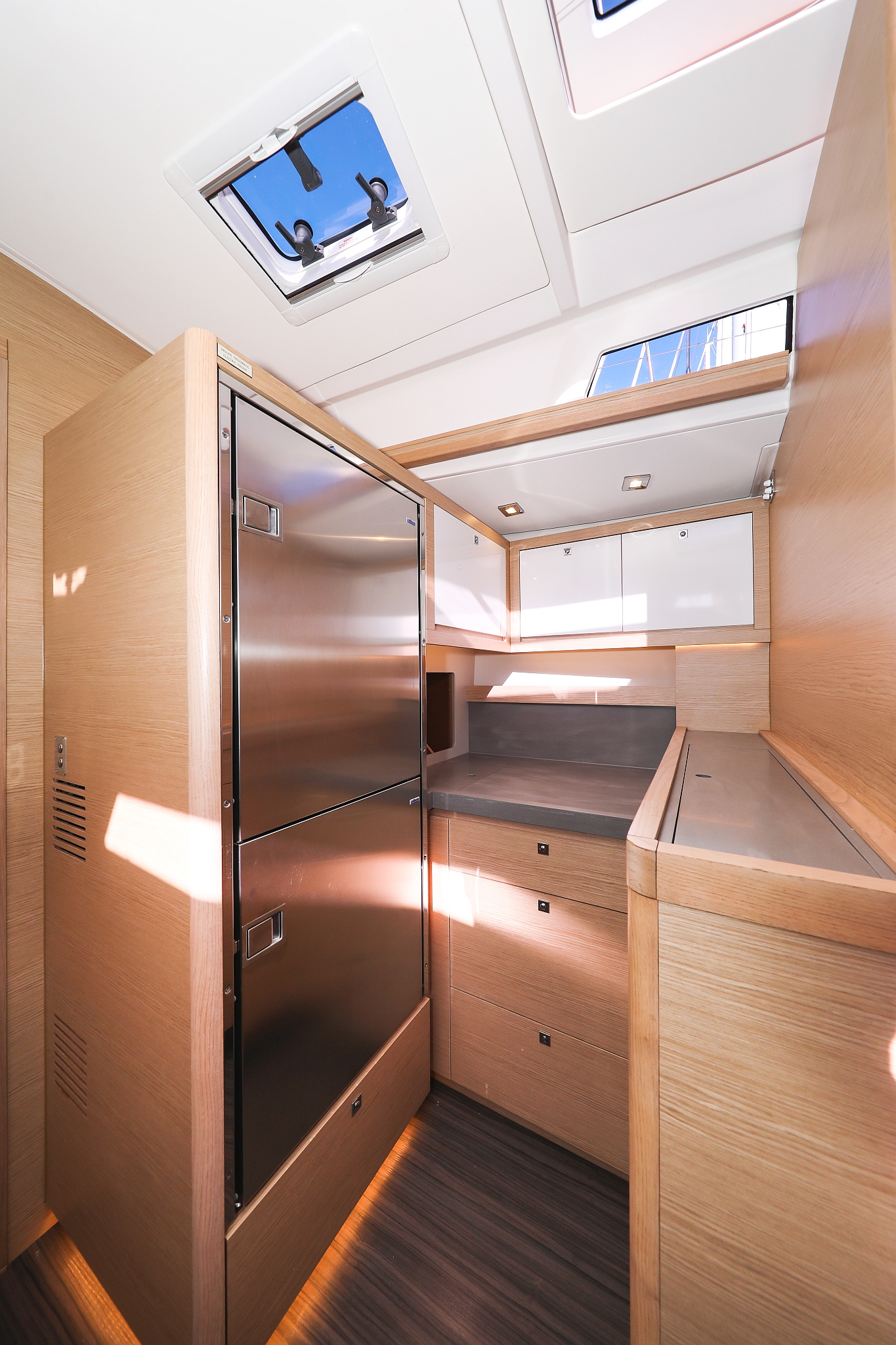 Dufour 530 - 6 cab. — photo 19