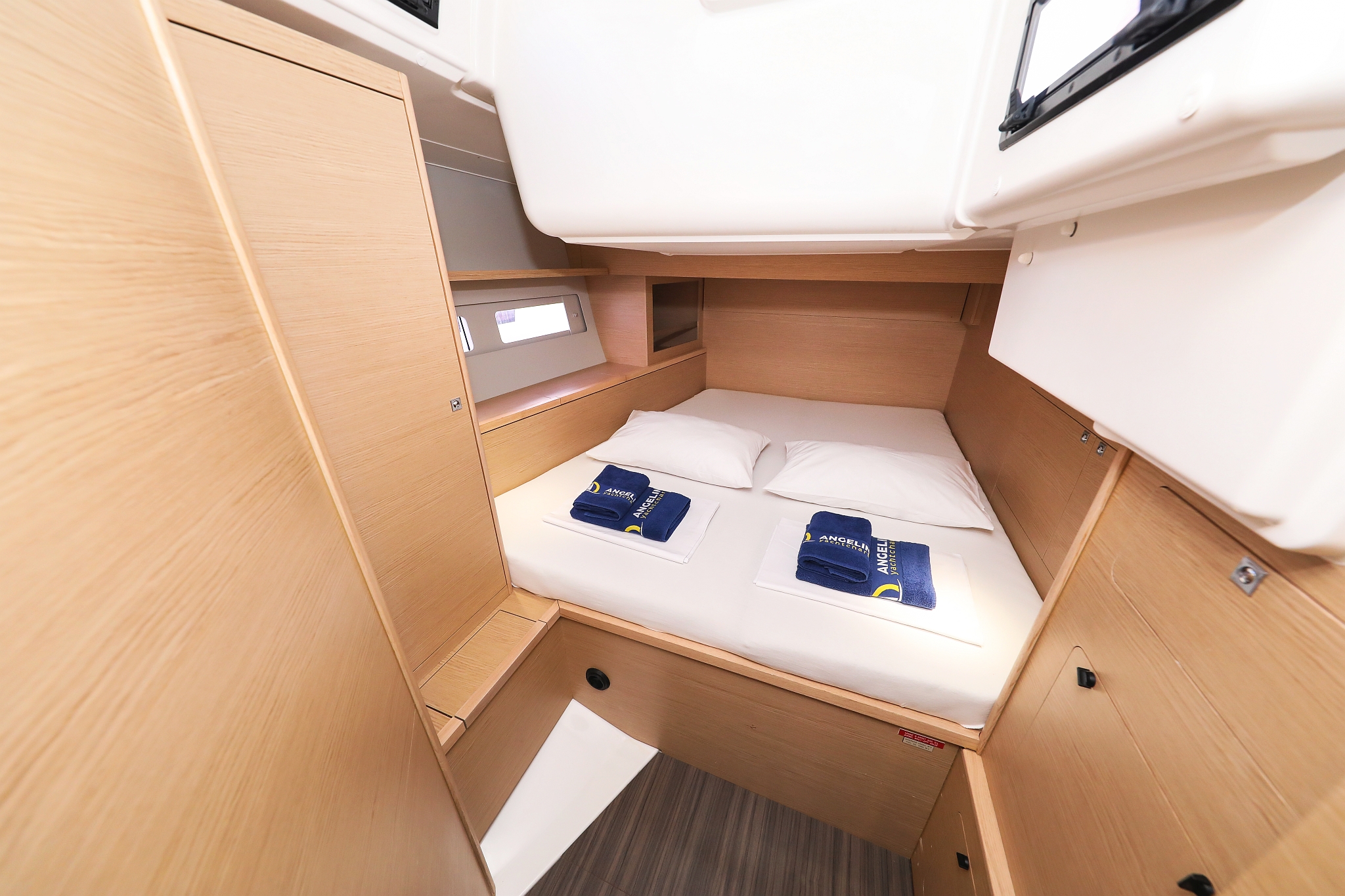 Dufour 530 - 6 cab. — photo 26
