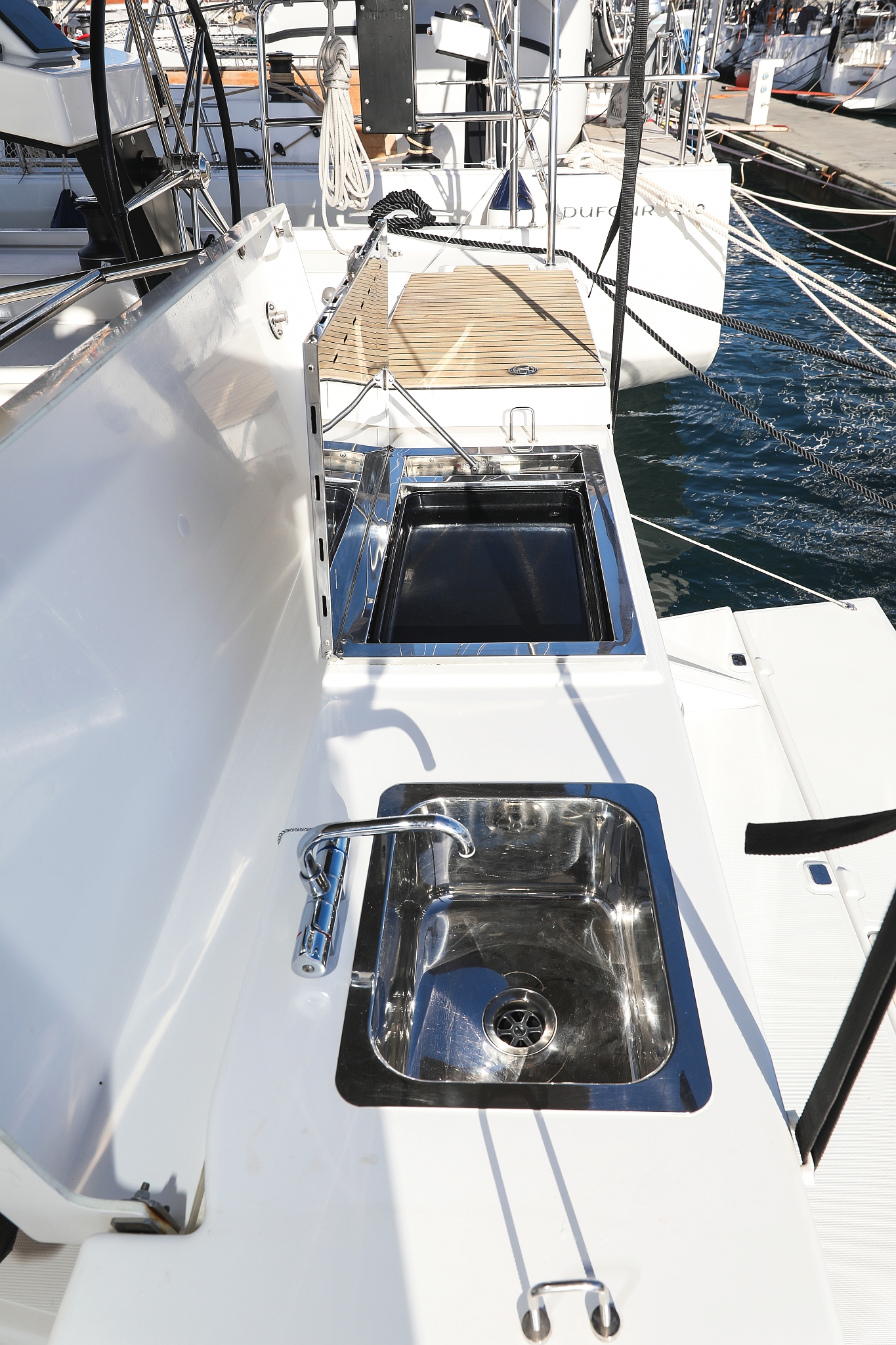 Dufour 530 - 6 cab. — photo 46