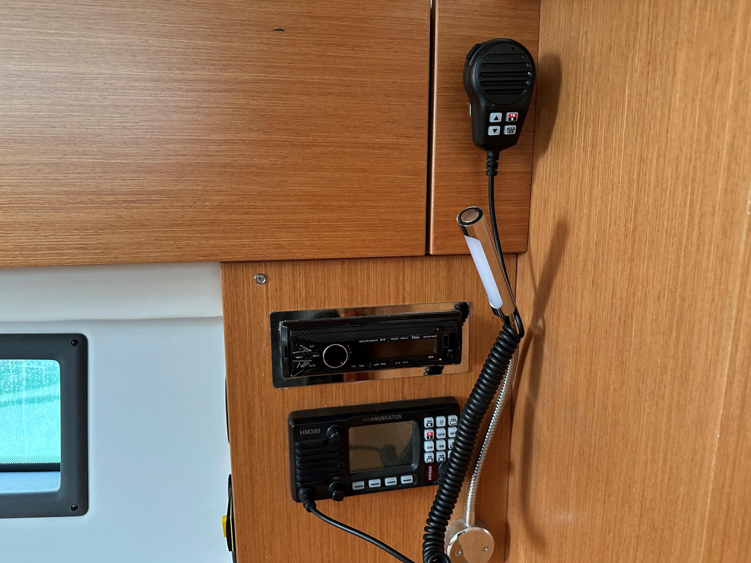 Bavaria C42 — photo 9