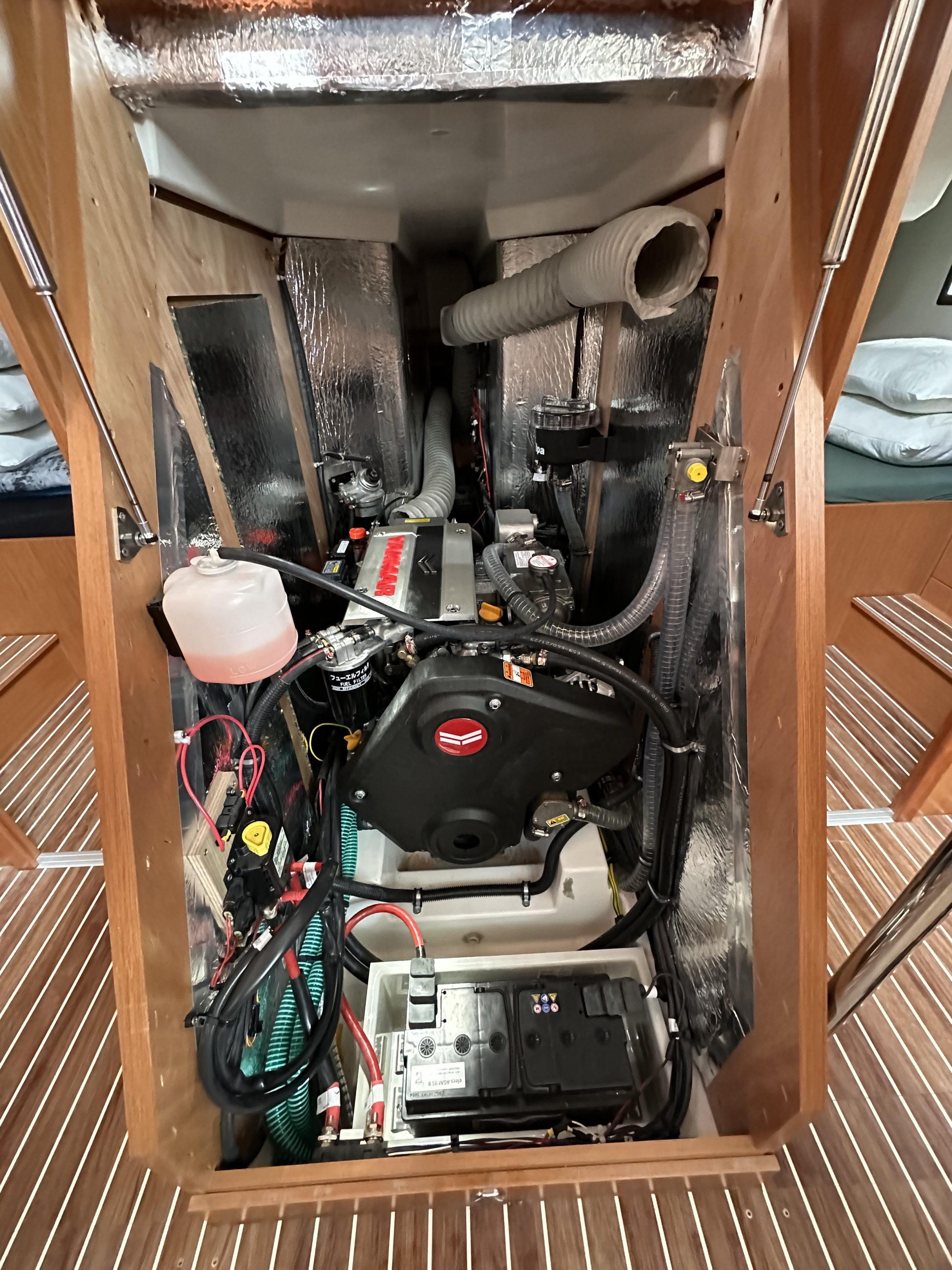 Bavaria C42 — photo 20