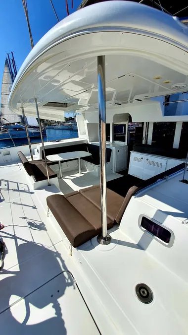 Lagoon 450 F - 4 + 1 cab. — photo 3